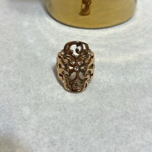 Elegant Gold Filigree Ring